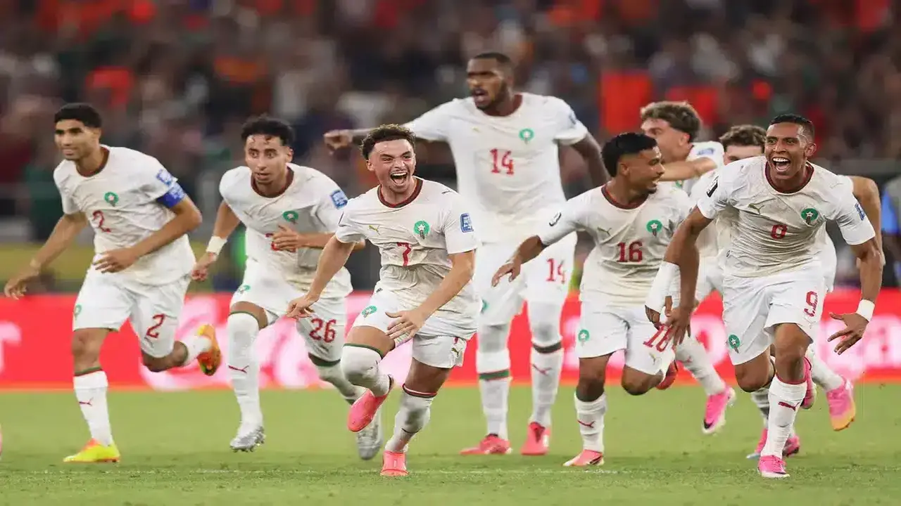 مستقبل النجم المغربي يثير الجدل داخل أروقة نادي واتفورد الإنجليزي خلال الصيف